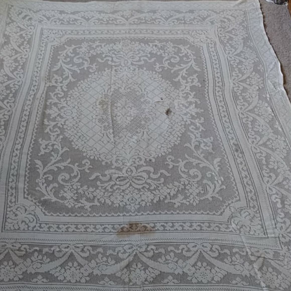 Vintage Table Cloth 65" x 80" - Picture 9 of 9